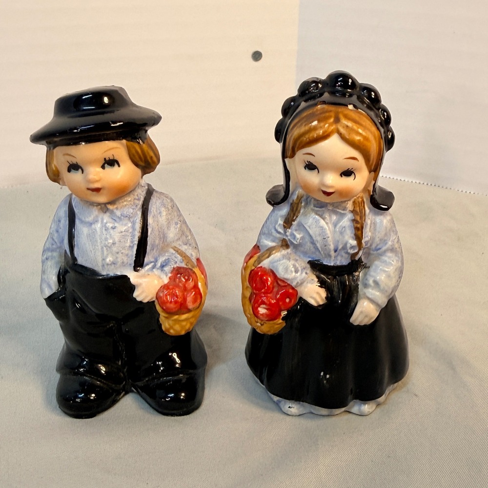Vintage Ceramic Dutch Boy and Girl Salt and Pepper Shakers Set Figurine